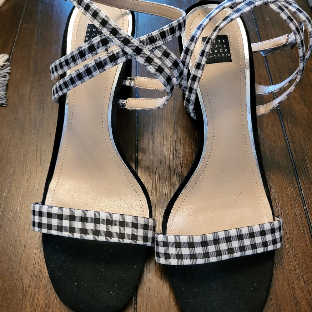 White House Black Market heels size 10M black and white